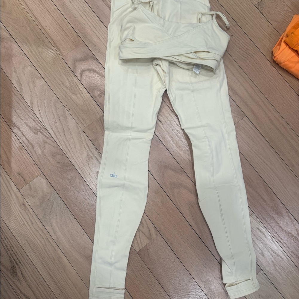 Alo “French Vanilla” Leggings and Sports Bra Set XS